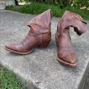 ARIAT distressed brown boots